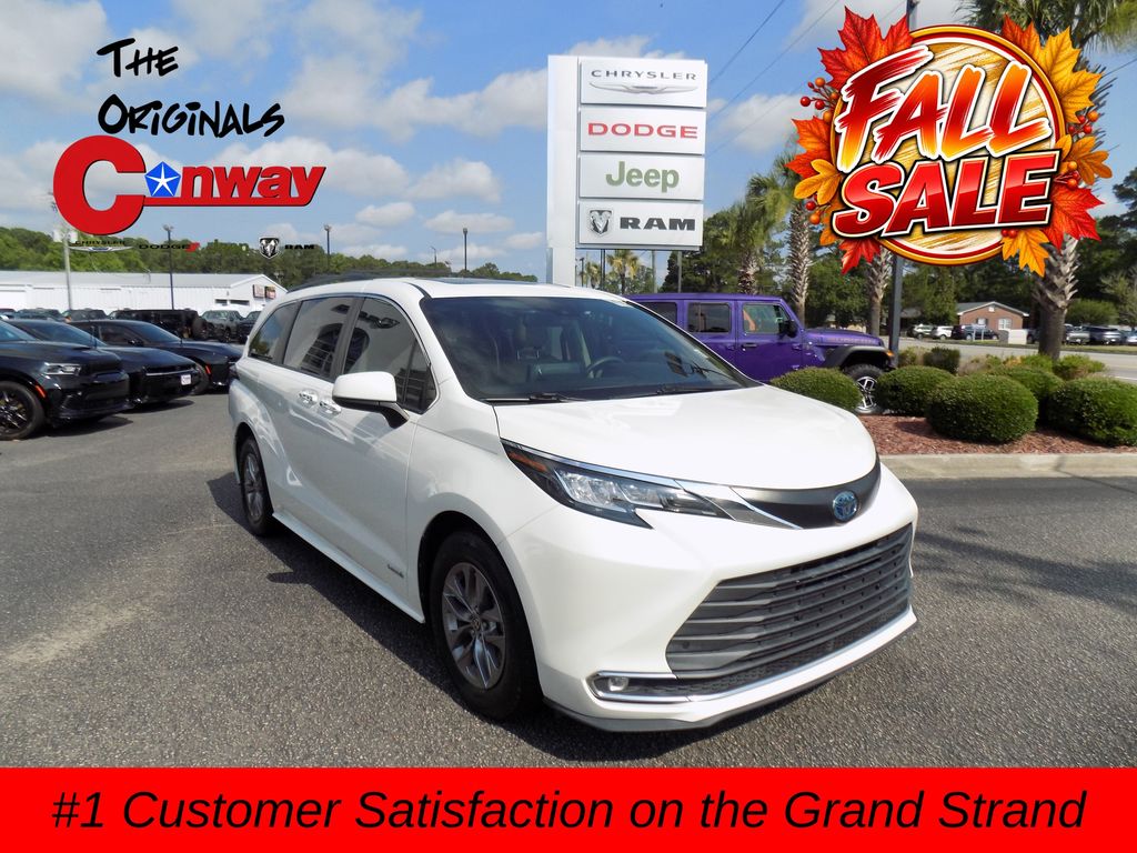 2021 Toyota Sienna XLE