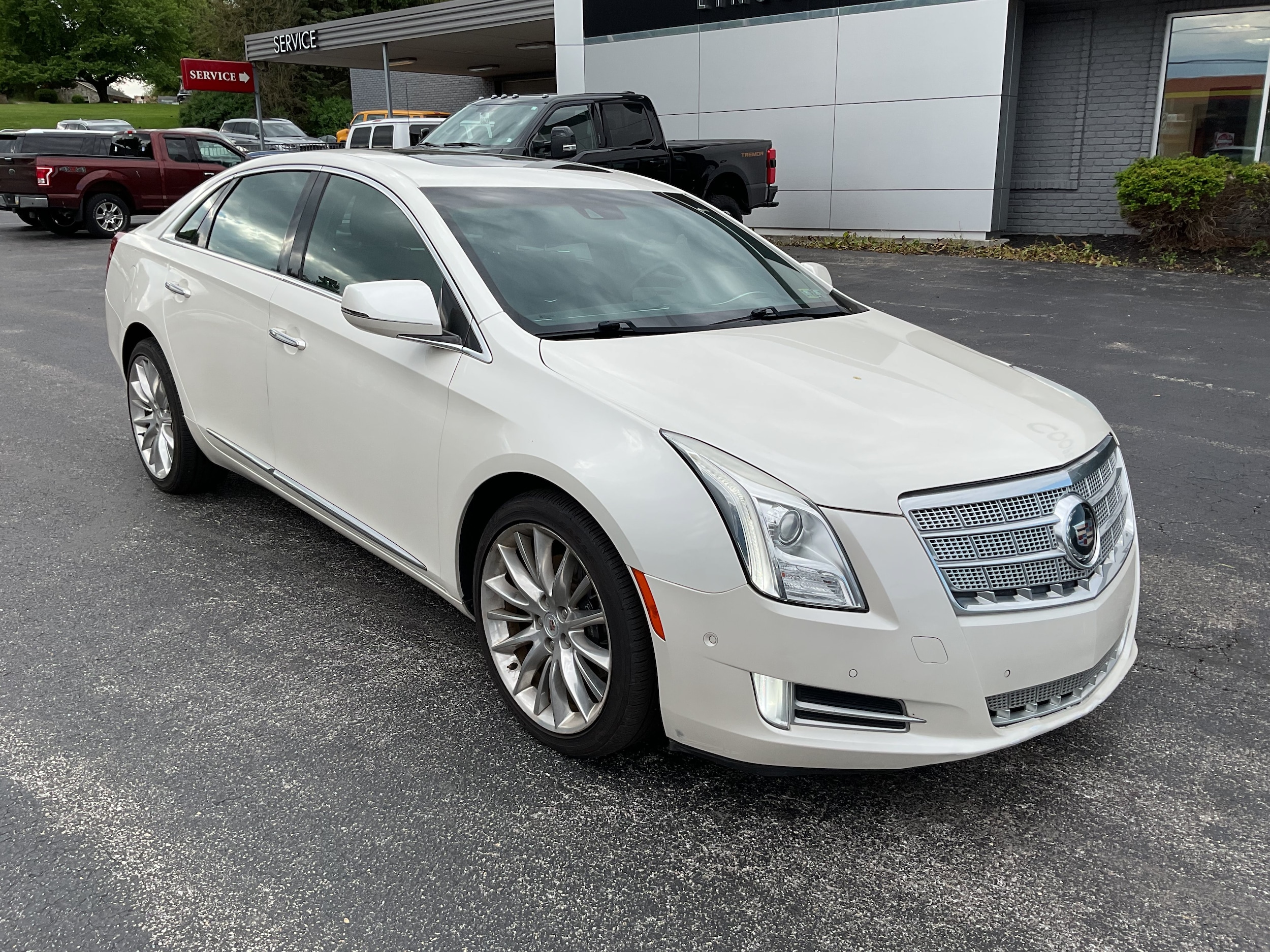 Used 2014 Cadillac XTS Platinum Collection with VIN 2G61S5S38E9321271 for sale in Hanover, PA