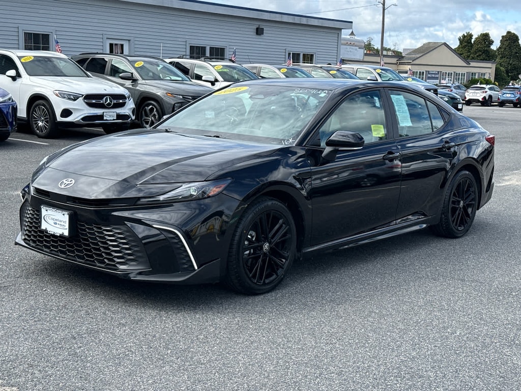 Used 2025 Toyota Camry SE Sedan