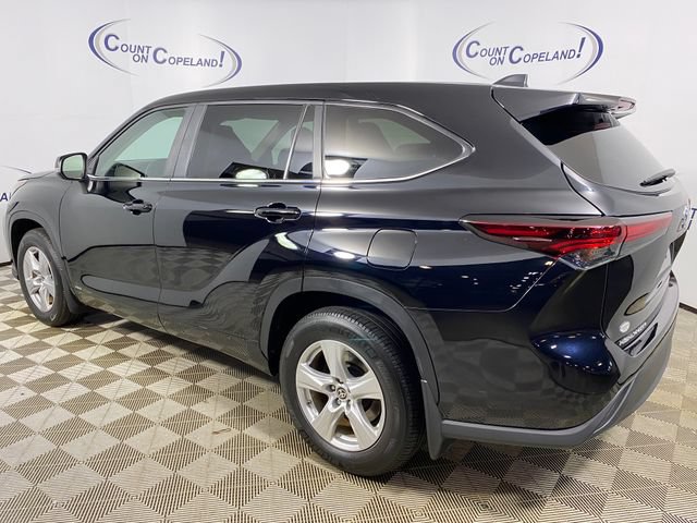 Used 2024 Toyota Highlander Hybrid LE Hybrid LE AWD