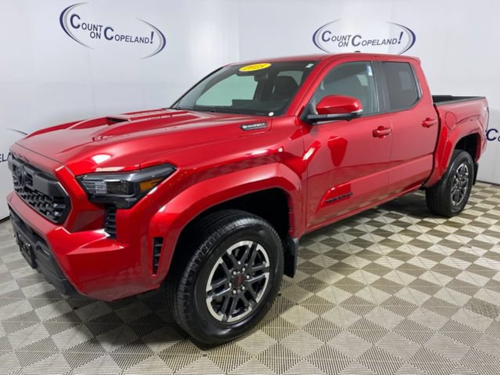 Certified 2025 Toyota Tacoma 4WD TRD Sport Hybrid TRD Sport Hybrid Double Cab 5 Bed AT