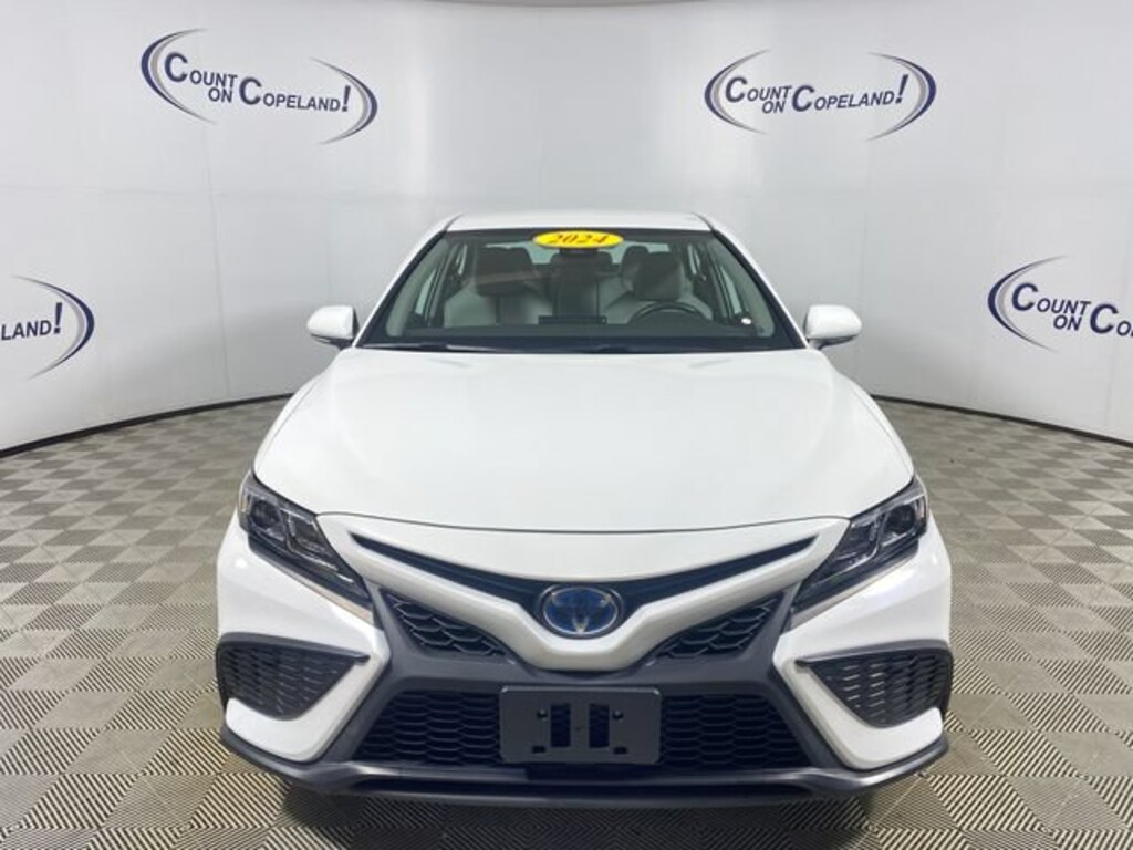 Used 2024 Toyota Camry SE Sedan