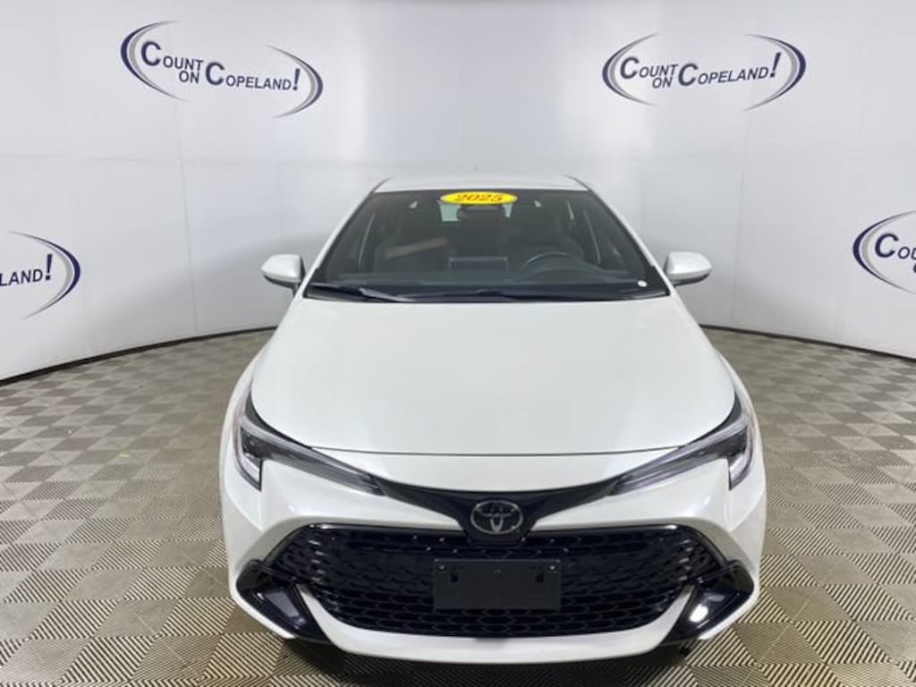 Used 2025 Toyota Corolla Hatchback SE Hatchback