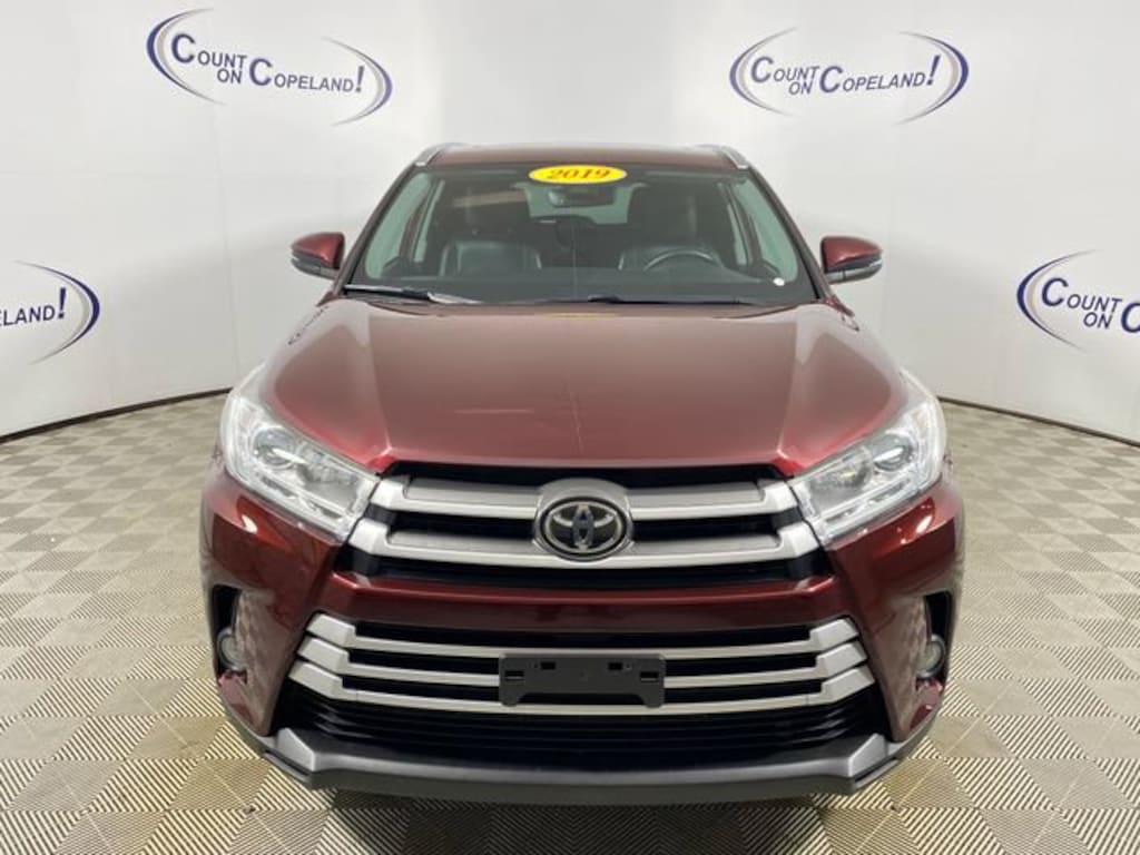Used 2019 Toyota Highlander XLE V6 SUV