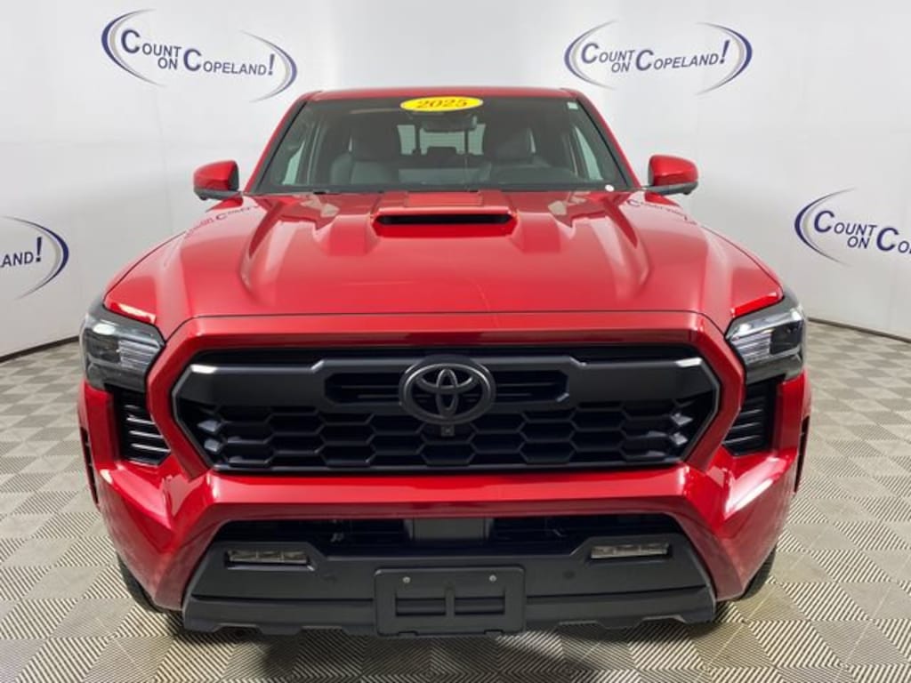 Certified 2025 Toyota Tacoma 4WD TRD Sport Hybrid TRD Sport Hybrid Double Cab 5 Bed AT