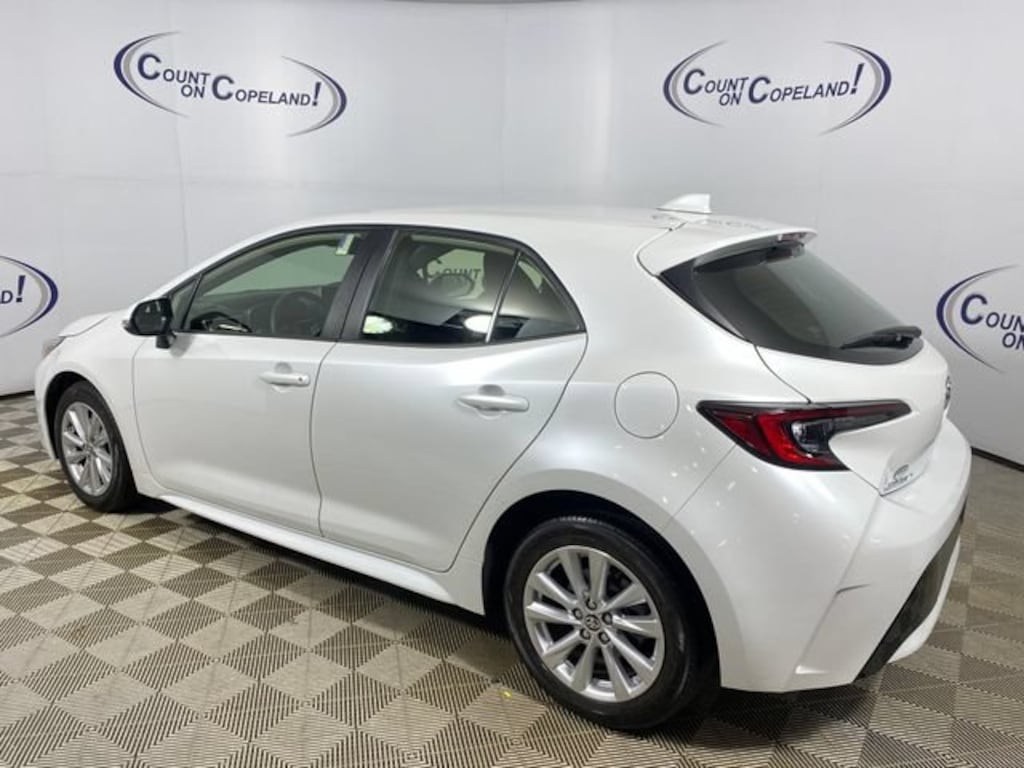 Used 2025 Toyota Corolla Hatchback SE Hatchback
