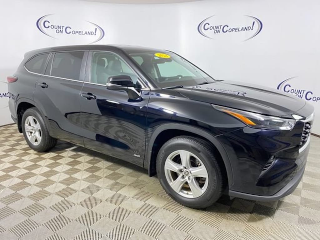 Used 2024 Toyota Highlander Hybrid LE Hybrid LE AWD