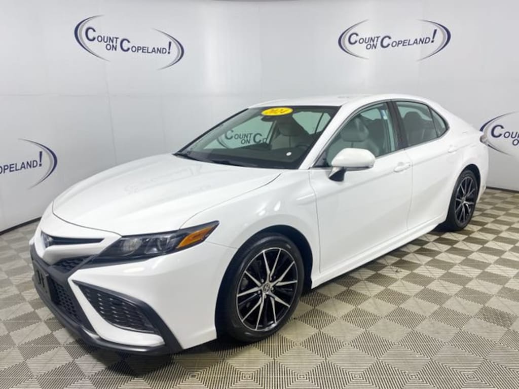 Used 2024 Toyota Camry SE Sedan
