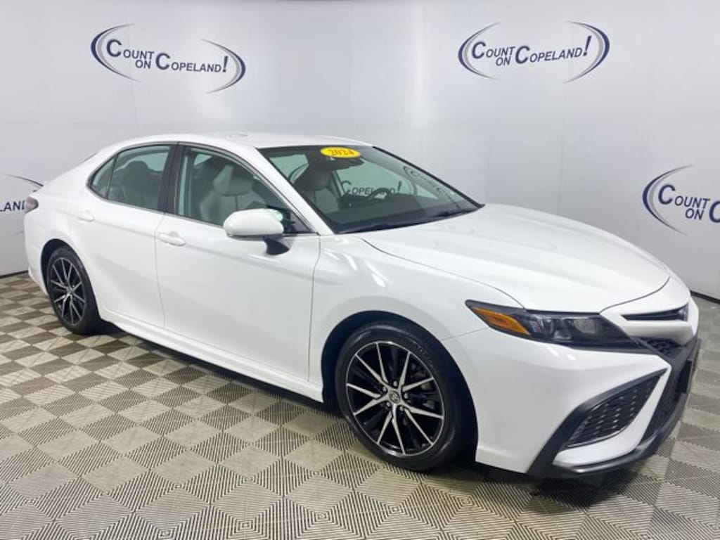 Used 2024 Toyota Camry SE Sedan