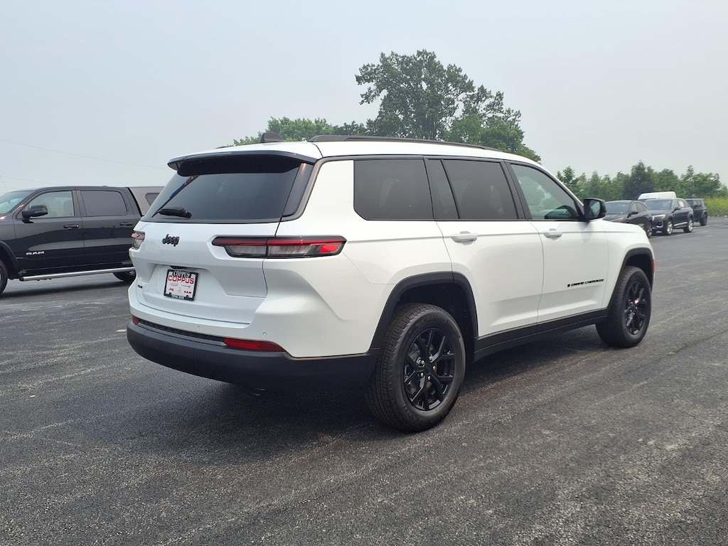 New 2026 Jeep Grand Cherokee L Laredo Altitude Sport Utility