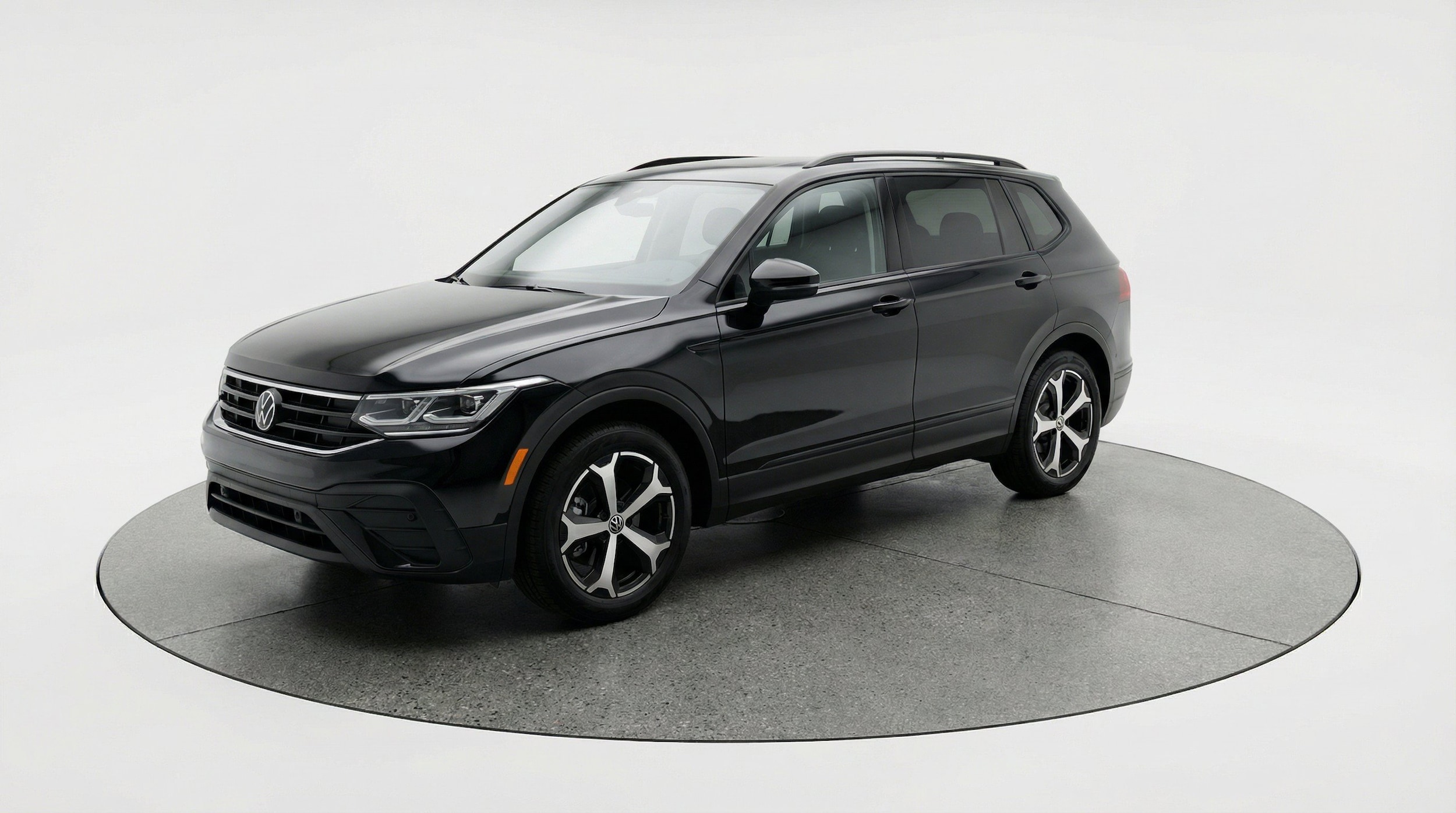 Thumbnail: 2026 Volkswagen Tiguan - 3