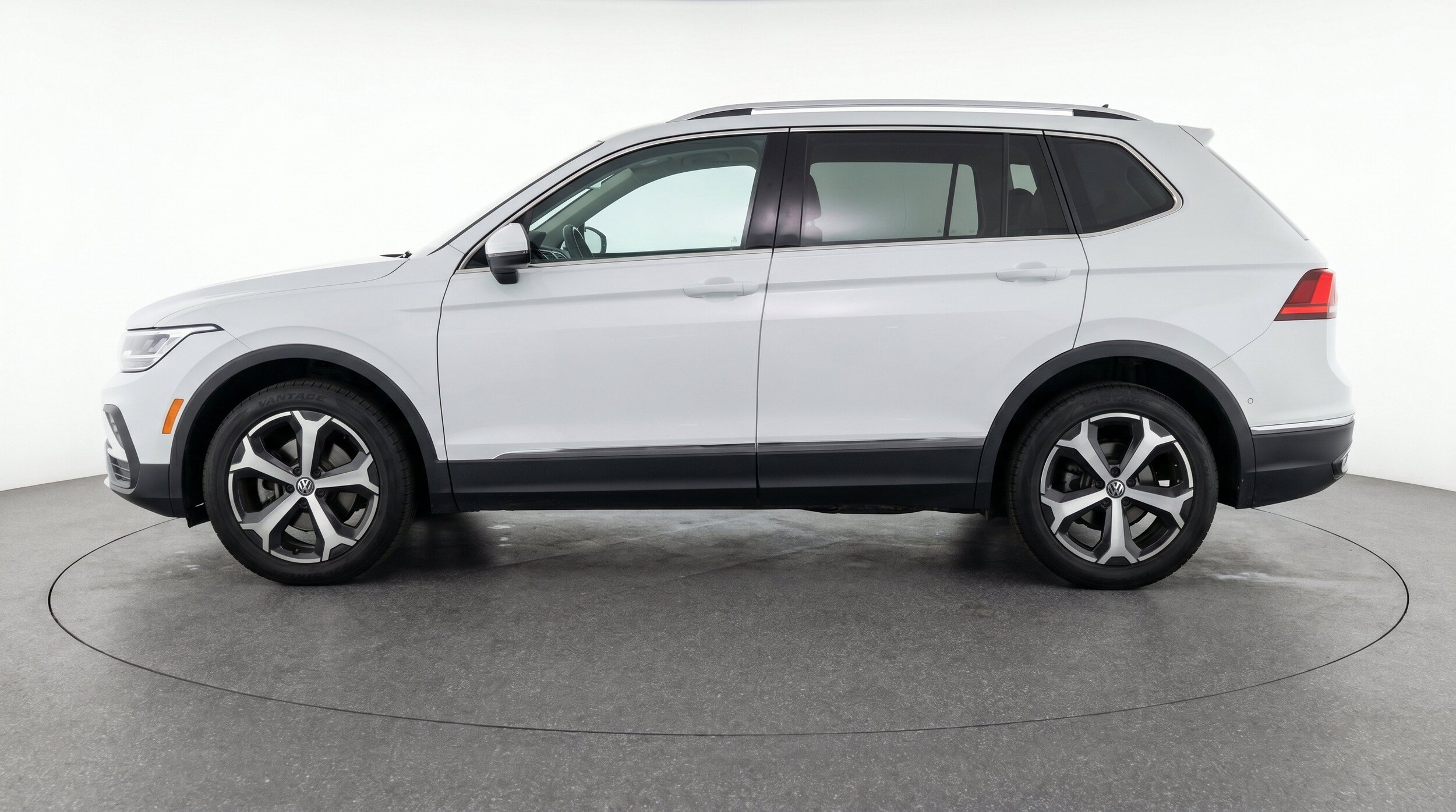 Thumbnail: 2026 Volkswagen Tiguan - 5