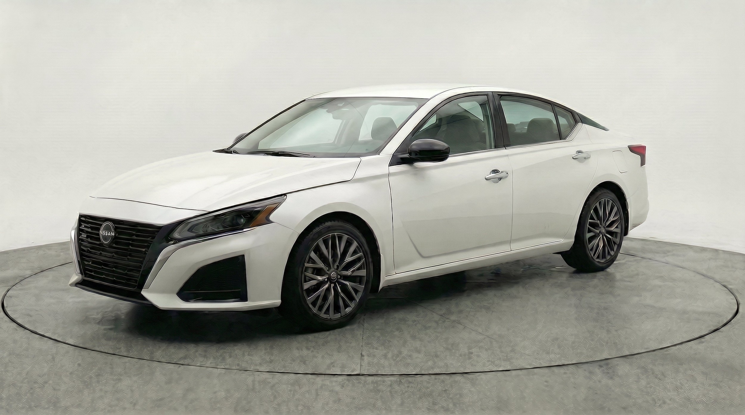 Thumbnail: 2025 Nissan Altima - 3
