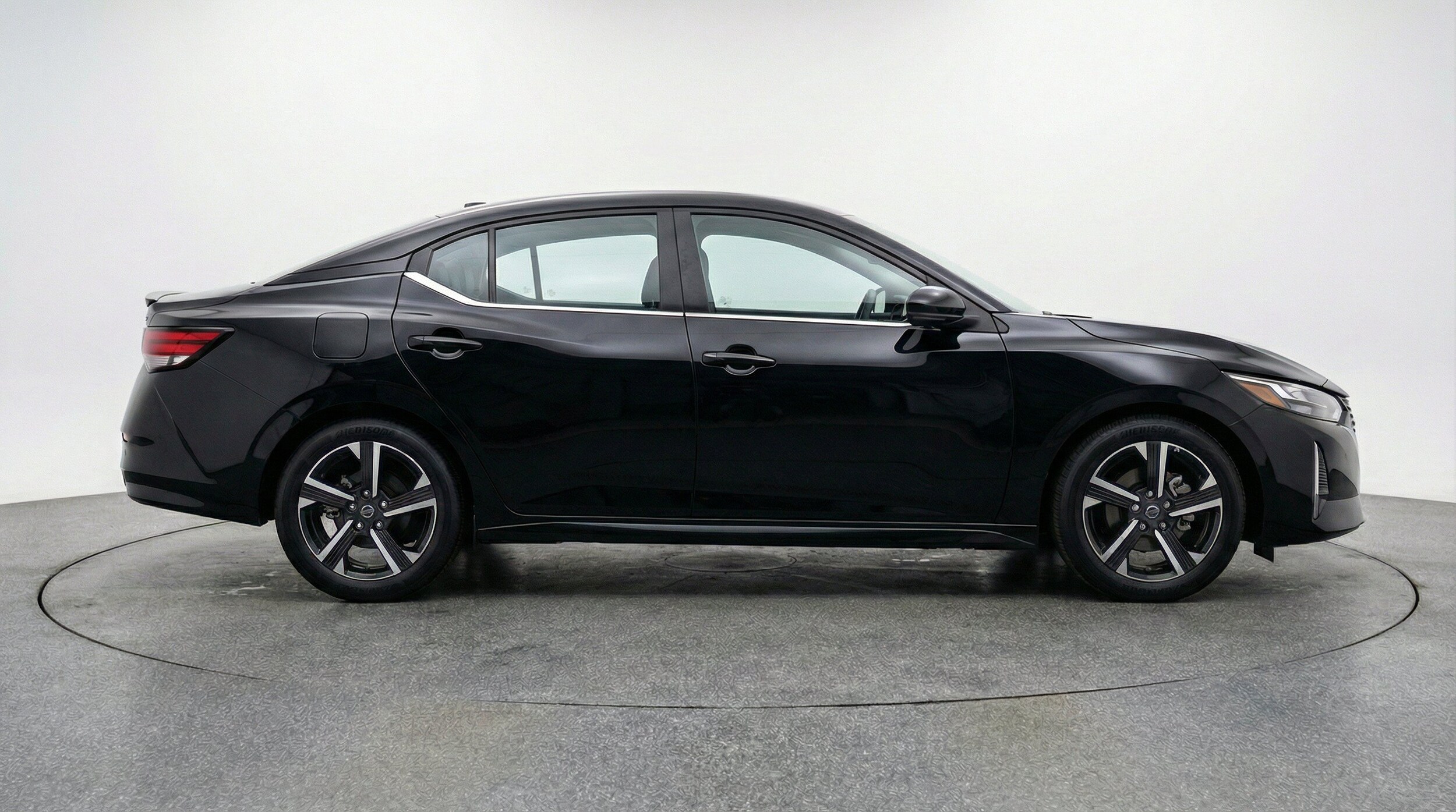 Thumbnail: 2025 Nissan Sentra - 10