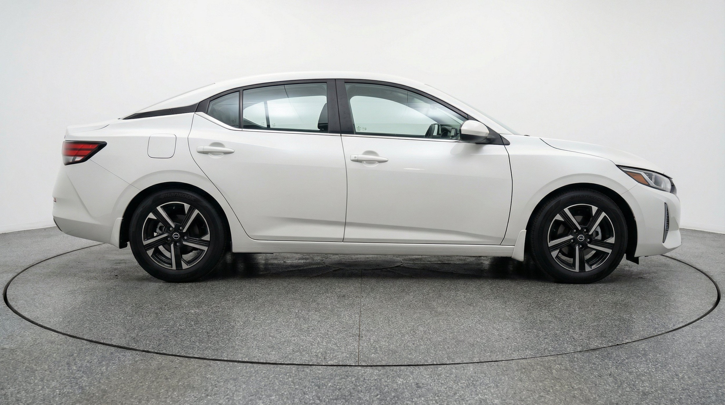 Thumbnail: 2025 Nissan Sentra - 10