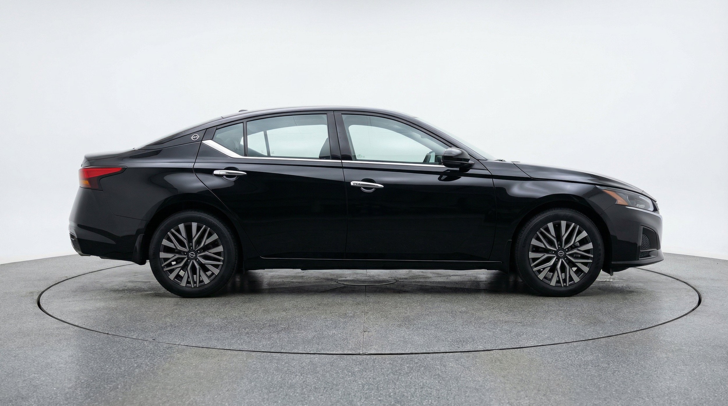 Thumbnail: 2025 Nissan Altima - 10