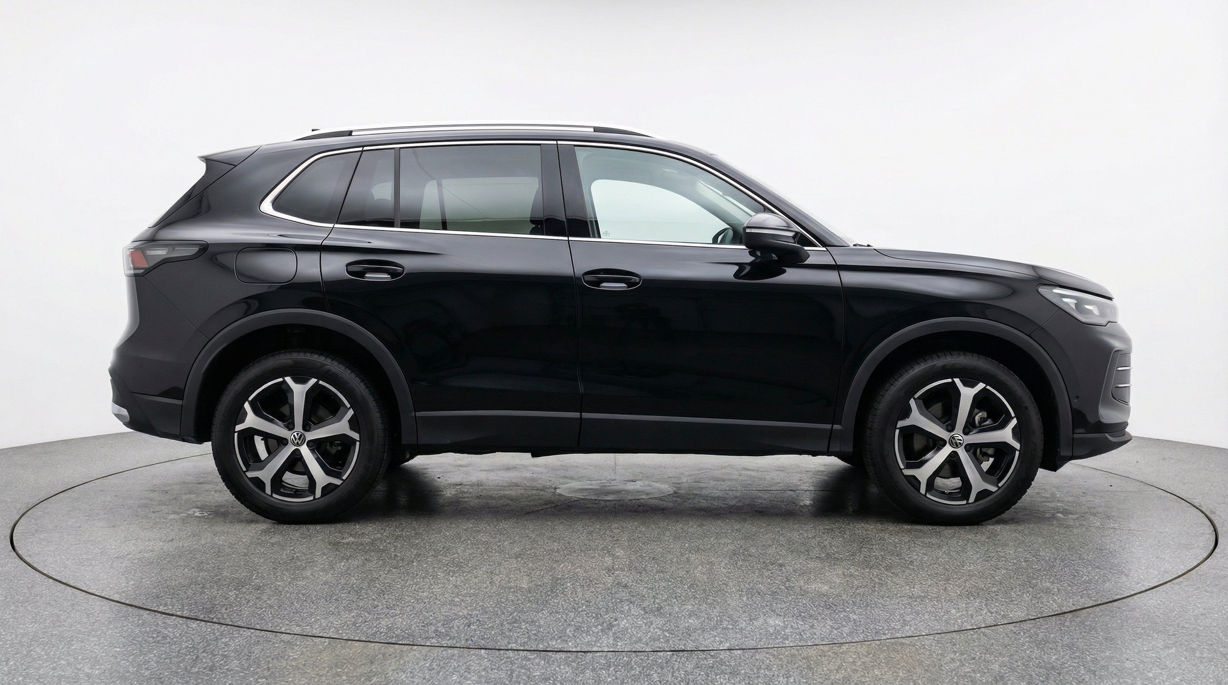 Thumbnail: 2026 Volkswagen Tiguan - 10