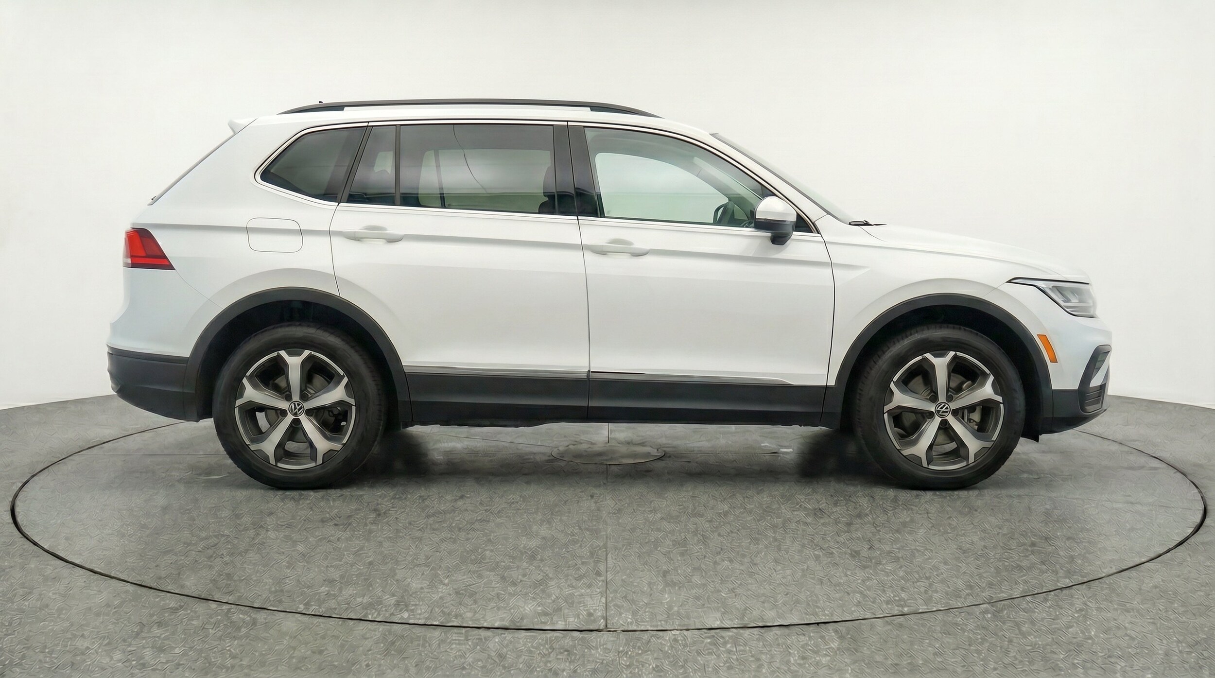 Thumbnail: 2026 Volkswagen Tiguan - 10