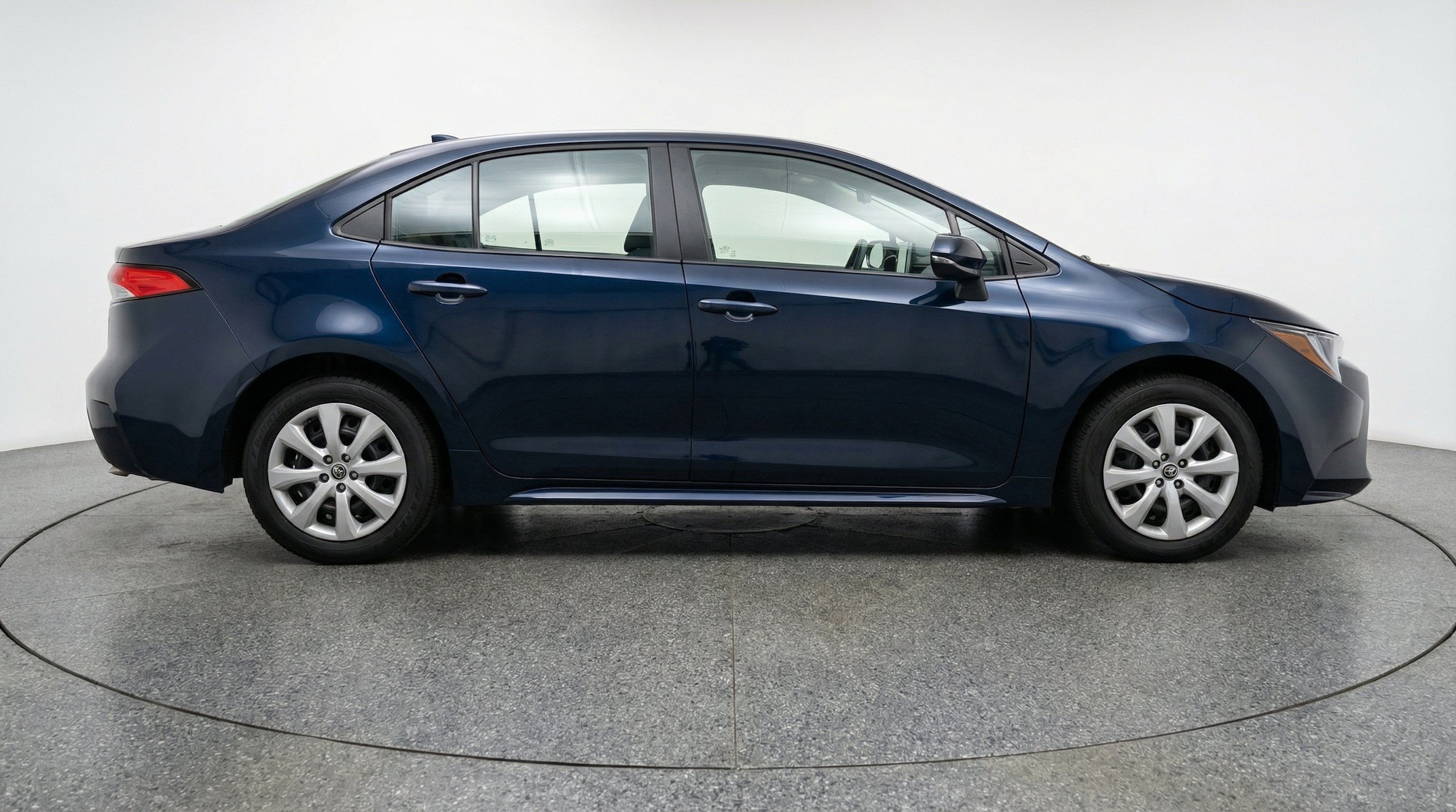 Thumbnail: 2025 Toyota Corolla - 10