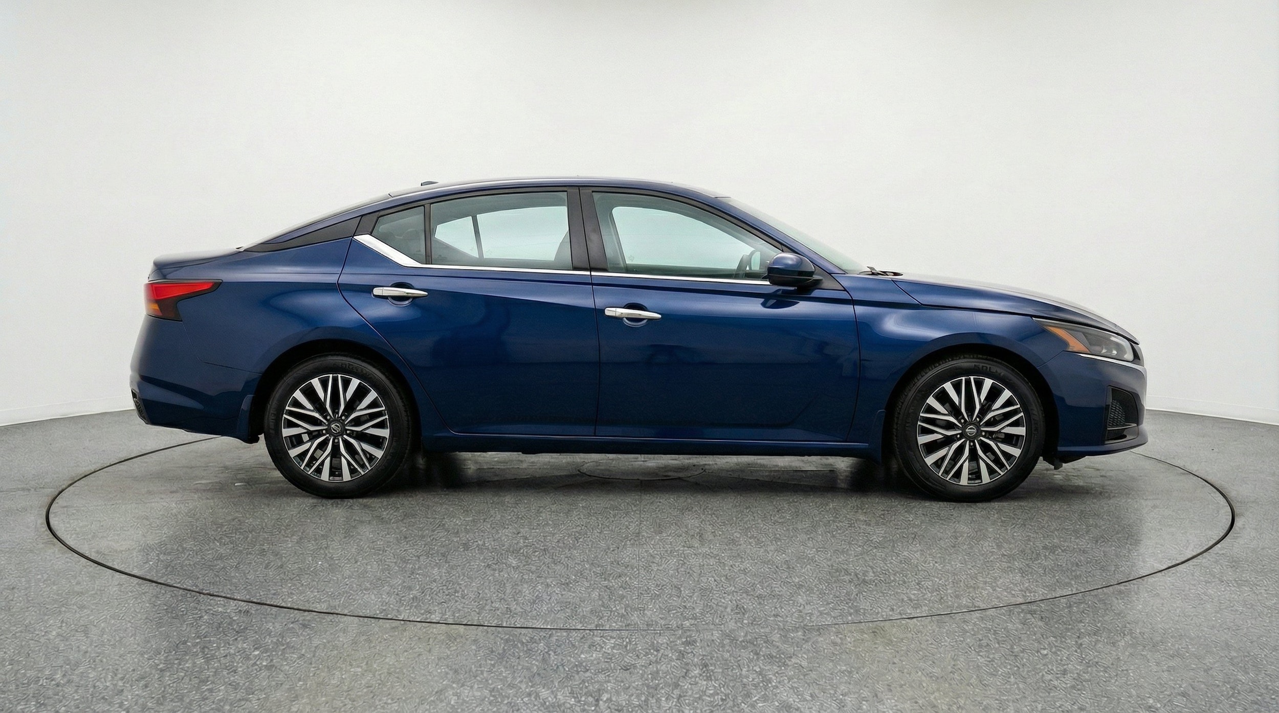 Thumbnail: 2025 Nissan Altima - 10