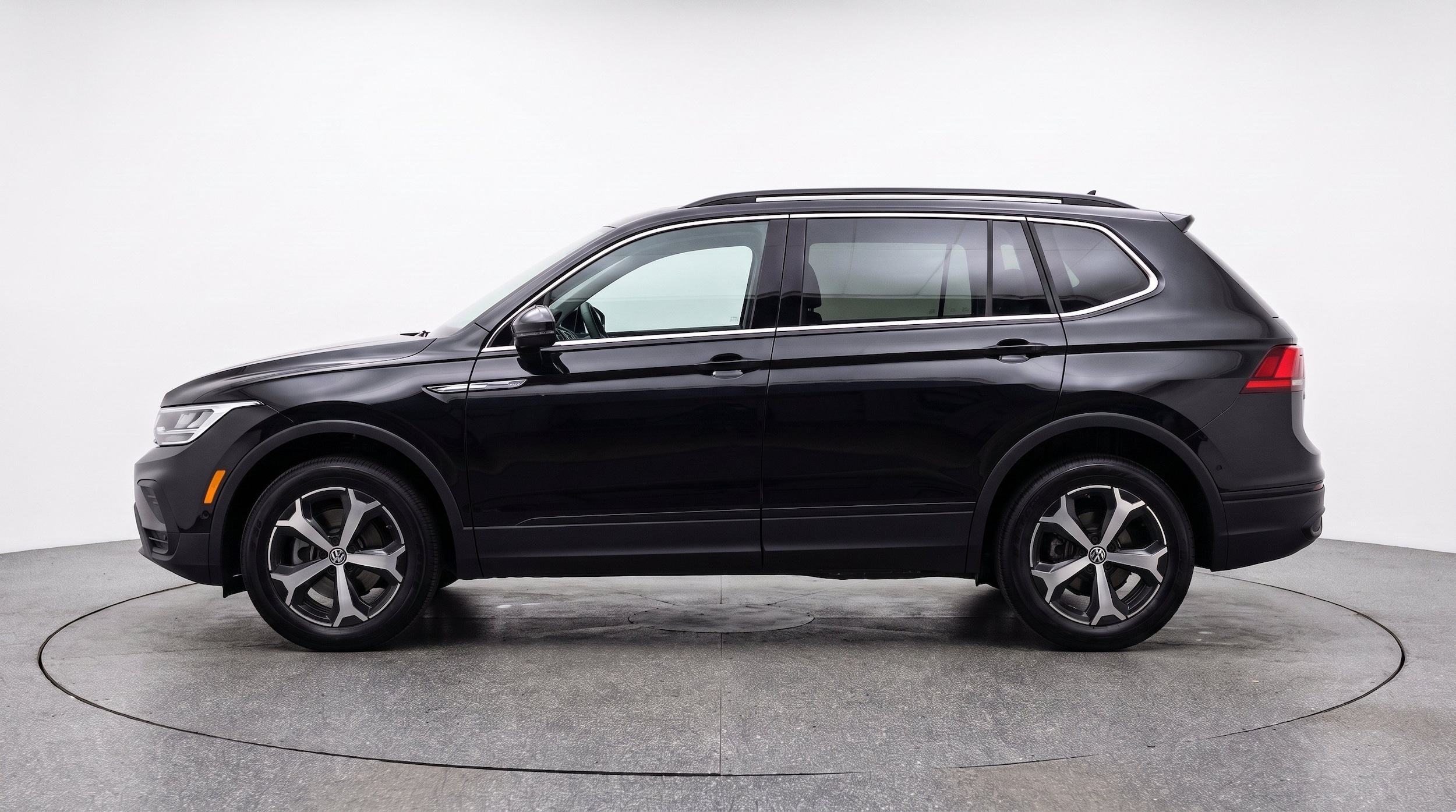 Thumbnail: 2026 Volkswagen Tiguan - 5