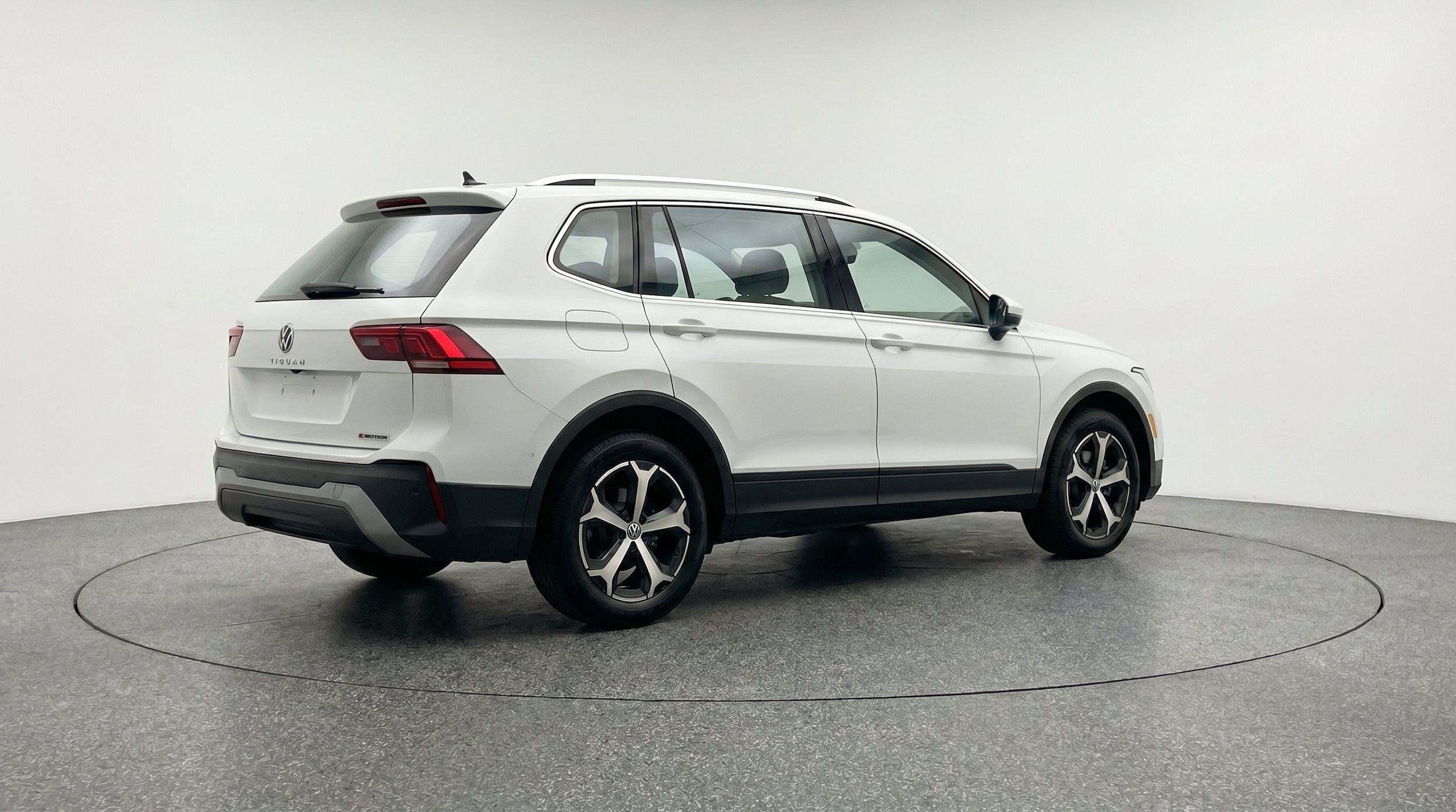 Thumbnail: 2026 Volkswagen Tiguan - 9