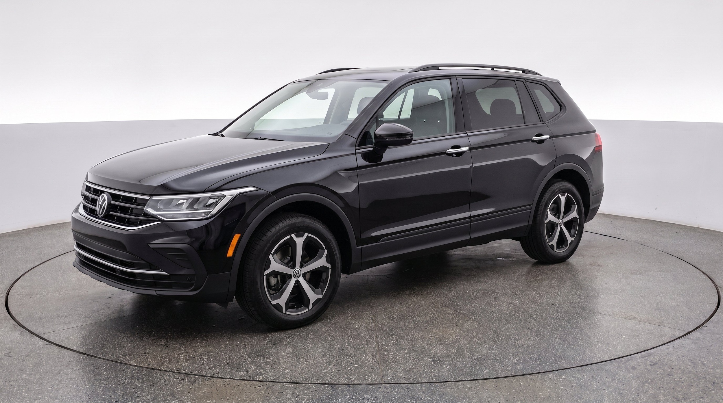 Thumbnail: 2026 Volkswagen Tiguan - 3