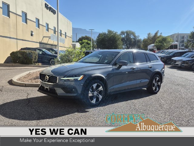 2024 Volvo V60 Cross Country