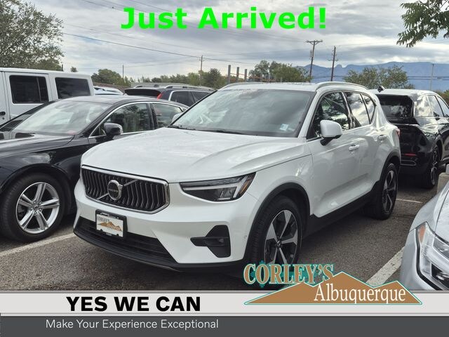 2024 Volvo XC40 B5 Plus Bright SUV