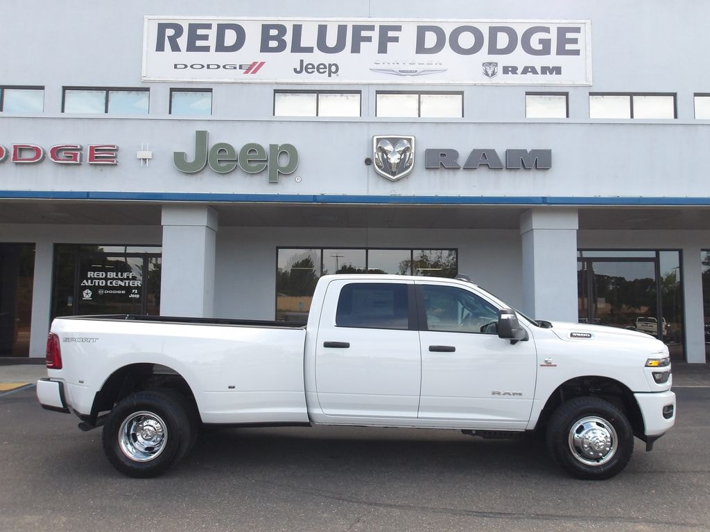 New 2026 Ram 3500 BIG HORN CREW CAB 4X4 8' BOX Crew Cab