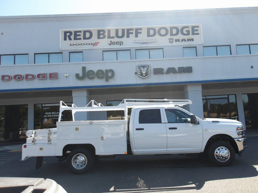 2025 RAM 3500 Chassis