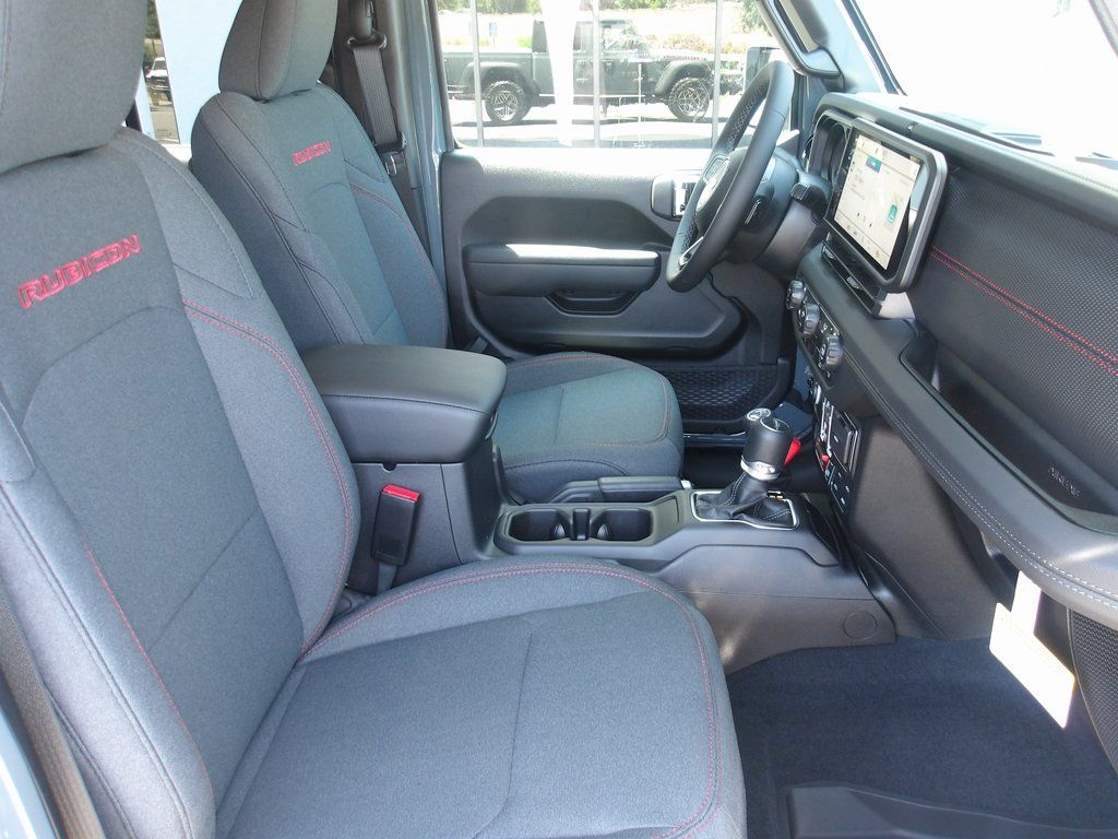 2025 Jeep Gladiator Rubicon - Photo 16