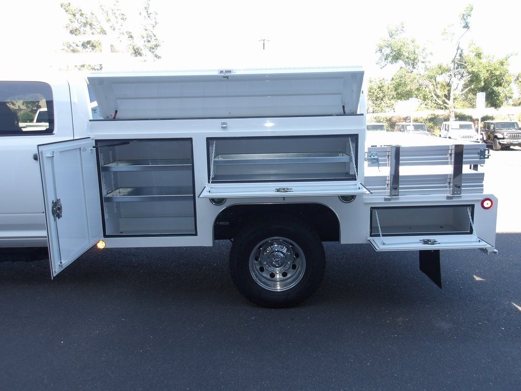 2025 RAM 3500 Chassis Tradesman - Photo 10