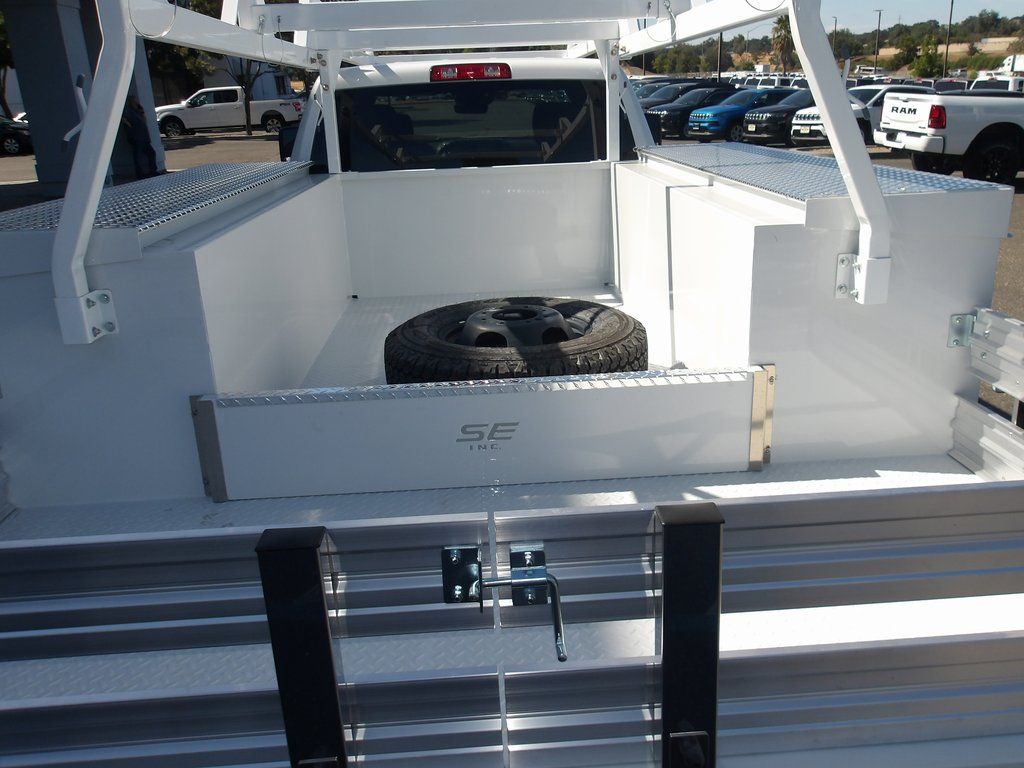 2025 RAM 3500 Chassis Tradesman - Photo 9