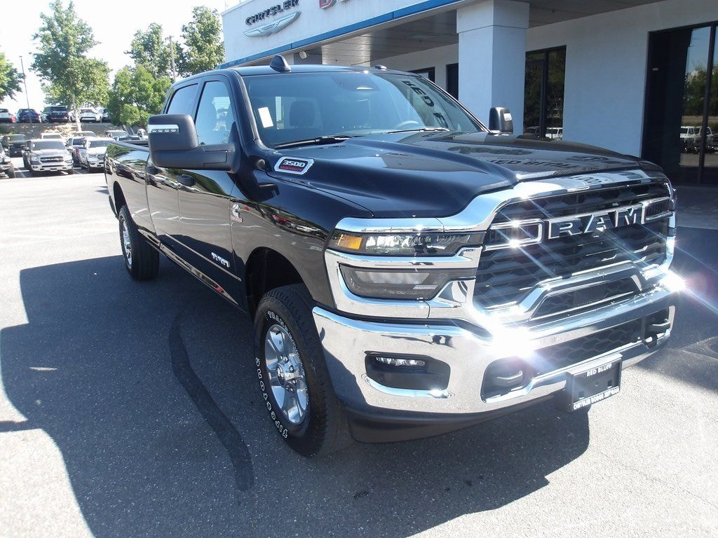 New 2025 Ram 3500 BIG HORN CREW CAB 4X4 8' BOX Crew Cab
