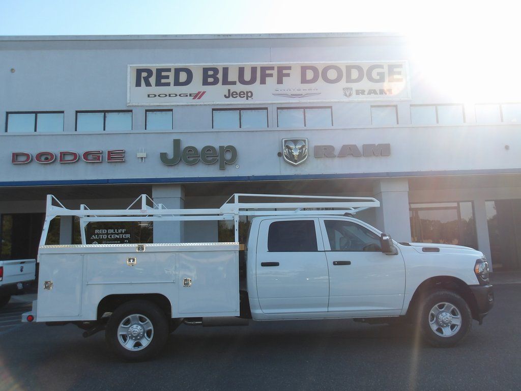 2024 Ram 3500 Tradesman Cab/Chassis