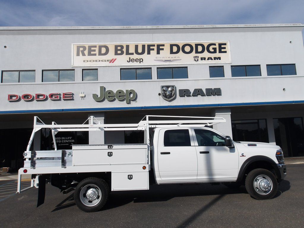 2025 Ram 5500 Chassis Cab TRADESMAN  CREW  4X4 60' CA Crew Cab