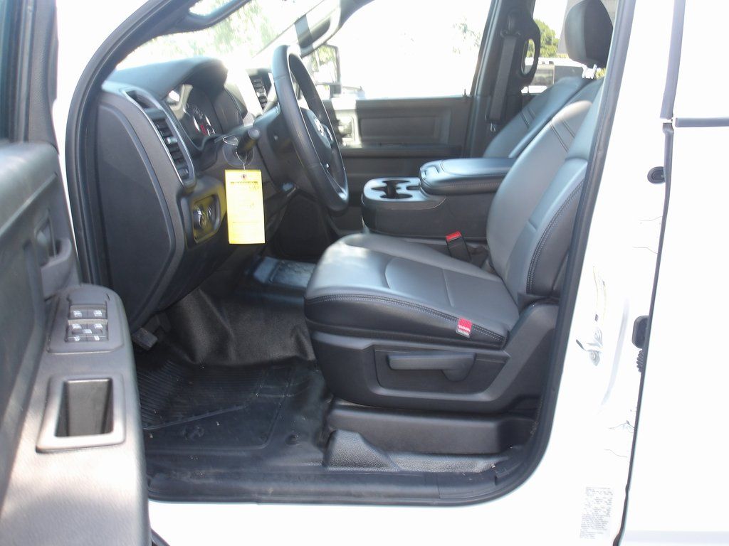 2025 RAM 3500 Chassis Tradesman - Photo 12