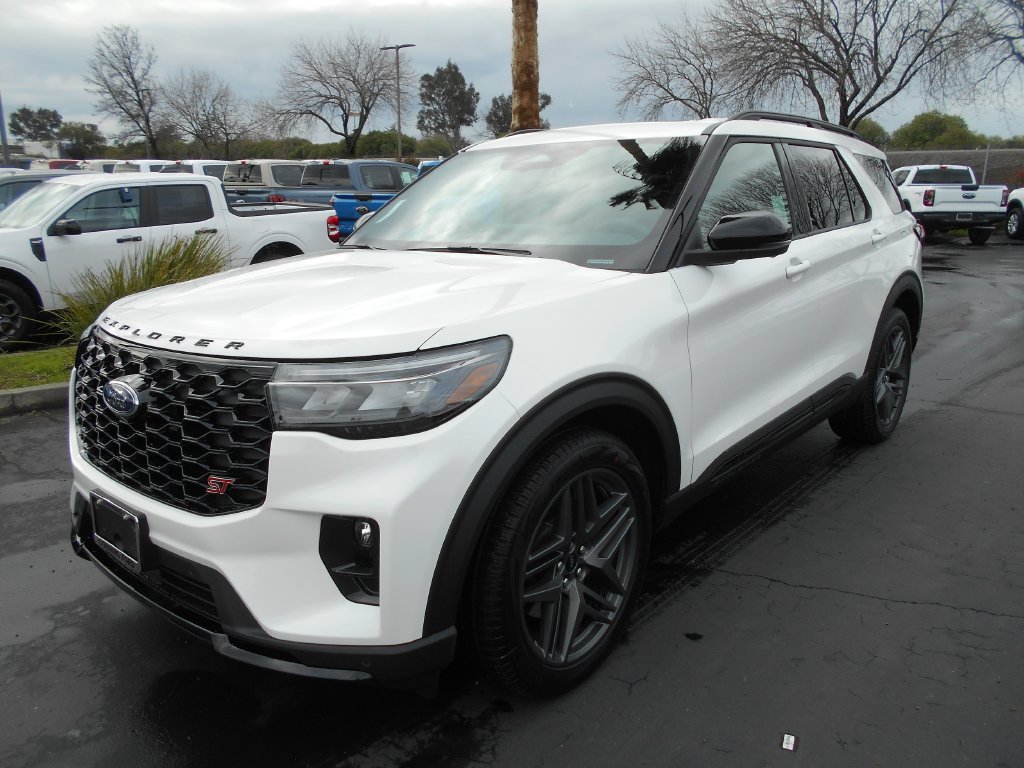 2026 Ford Explorer UT 