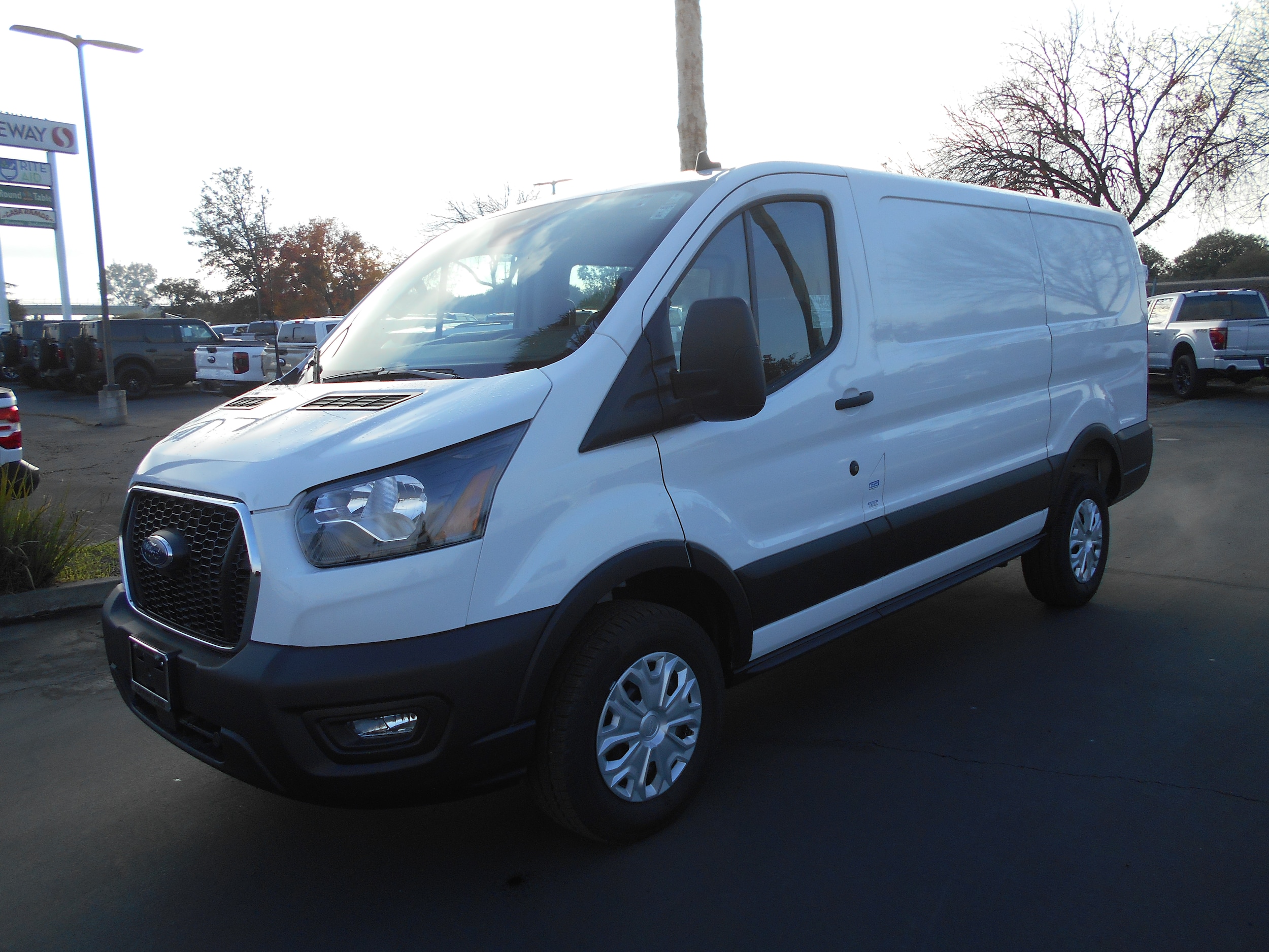 2025 Ford Transit-250 Cargo Vinyl Van Low Roof Van