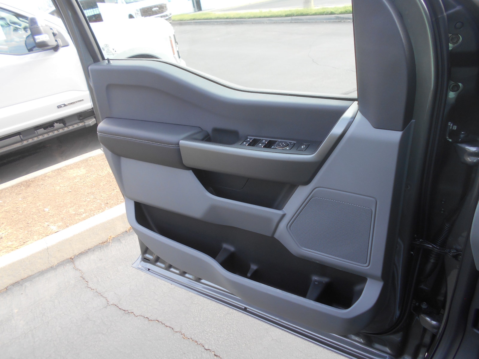 2026 Ford F-350 Super Duty XLT - Photo 8