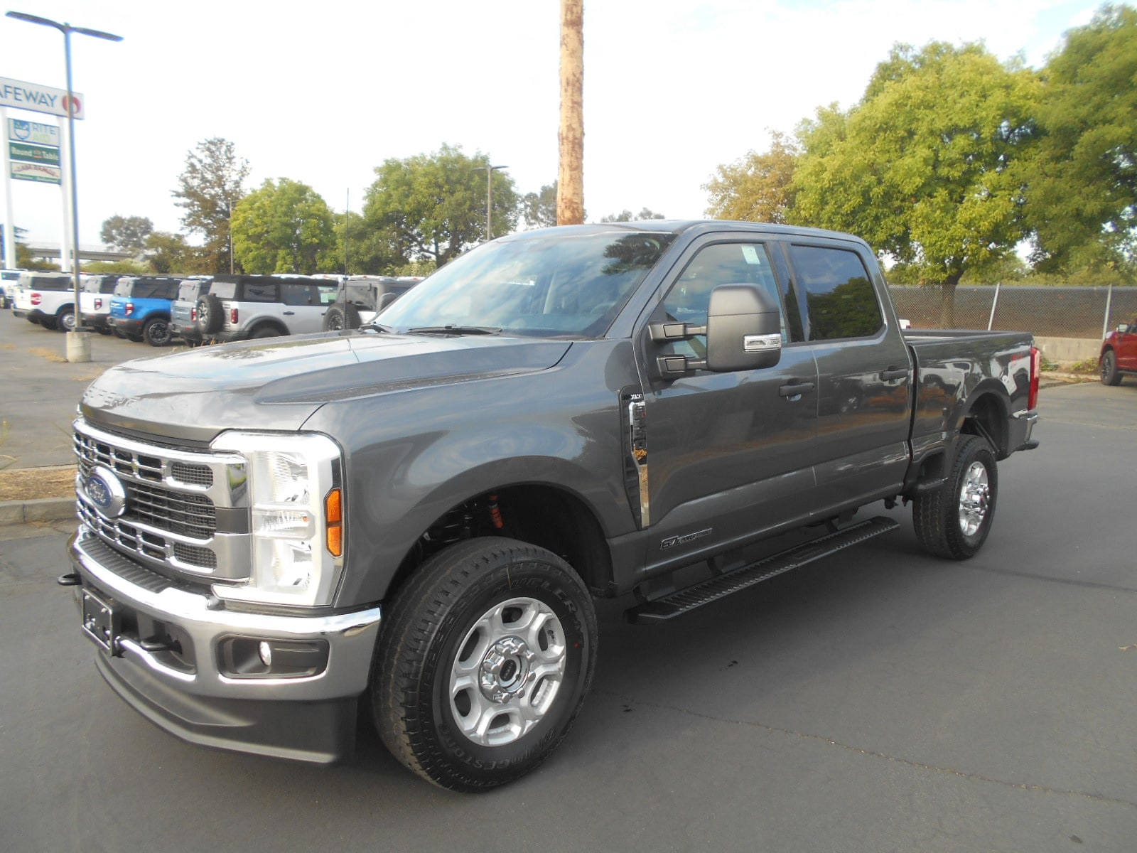 2026 Ford F-350 XLT Truck Crew Cab