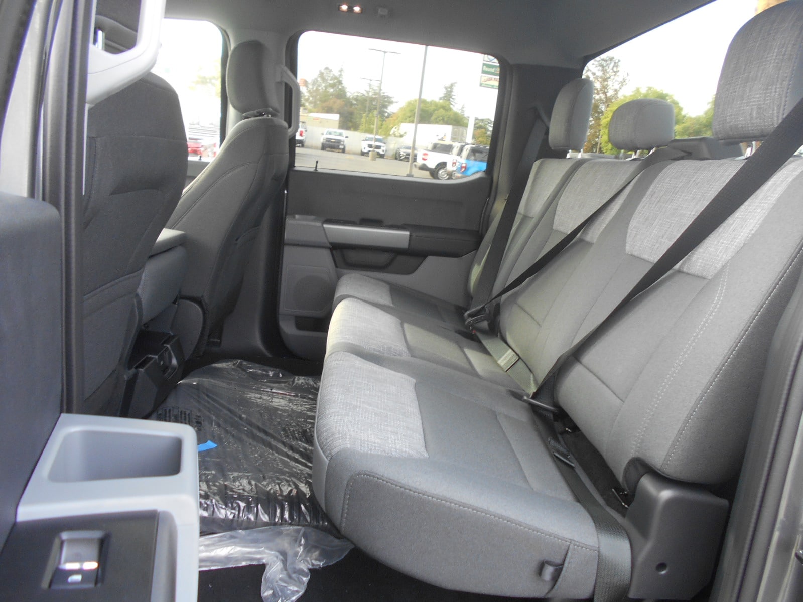 2026 Ford F-350 Super Duty XLT - Photo 6