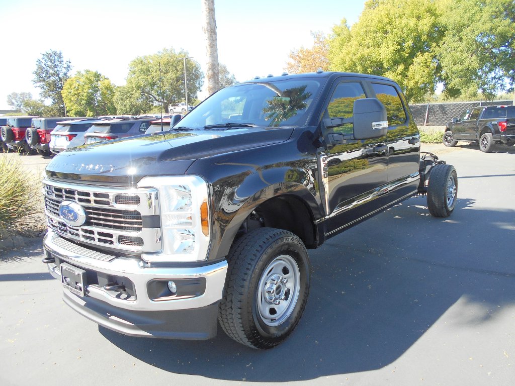 2024 Ford F-350 Chassis XL Truck Crew Cab