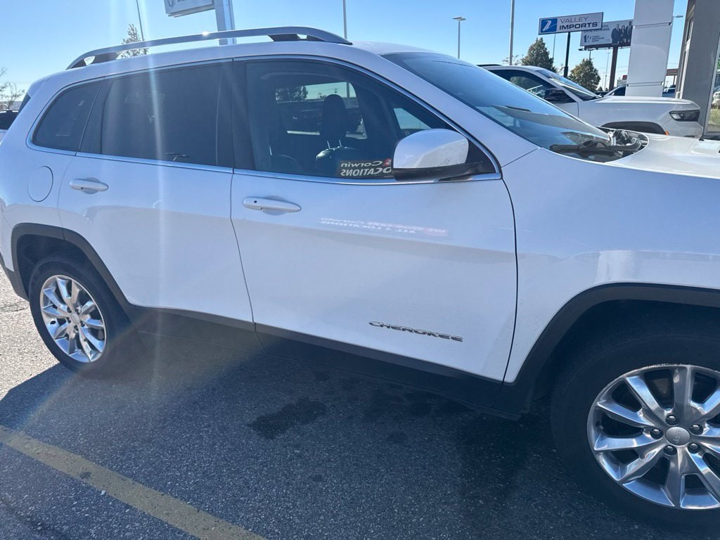 Used 2017 Jeep Cherokee Limited 4x4 SUV