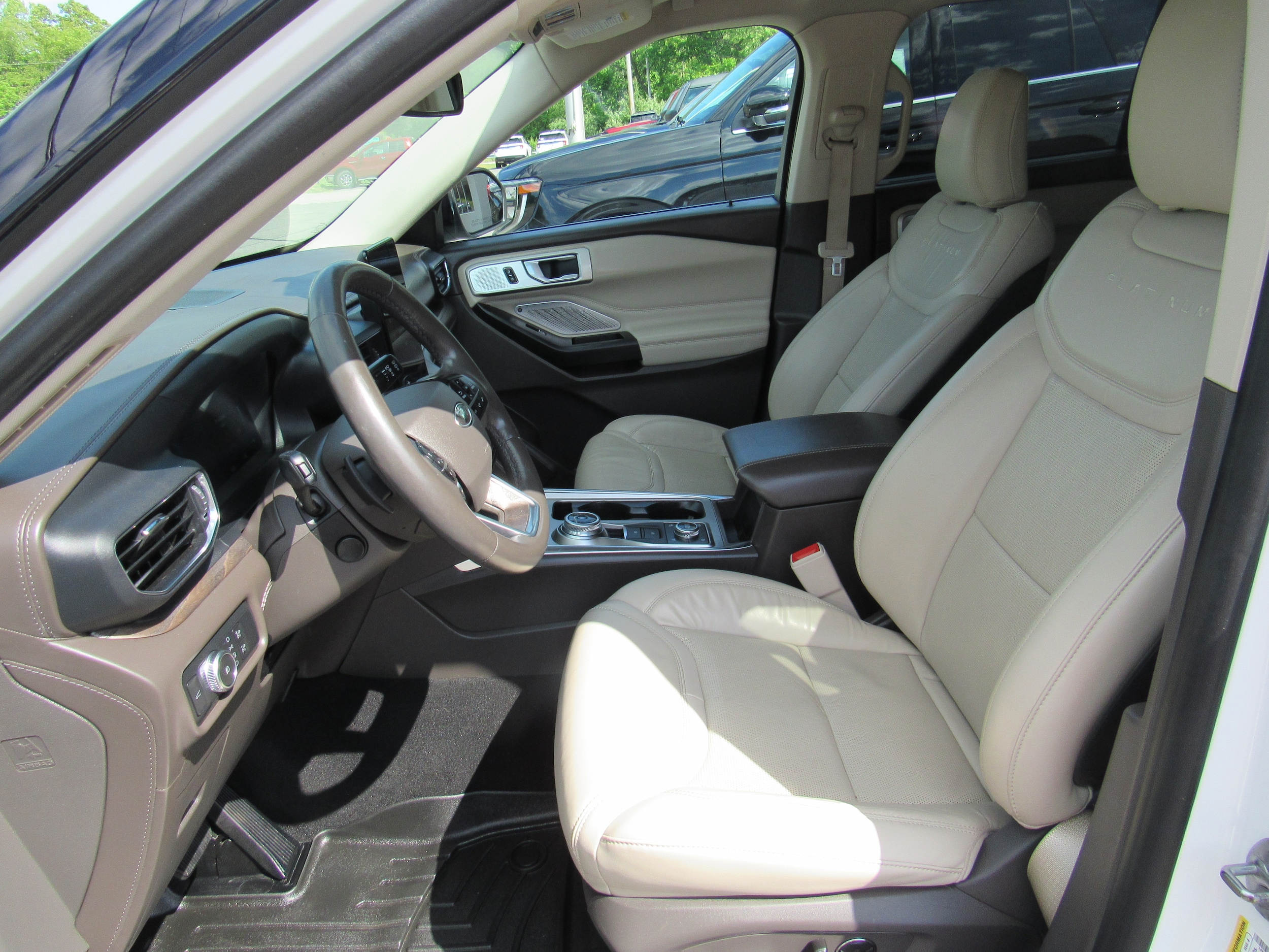 2020 Ford Explorer Platinum - Photo 11