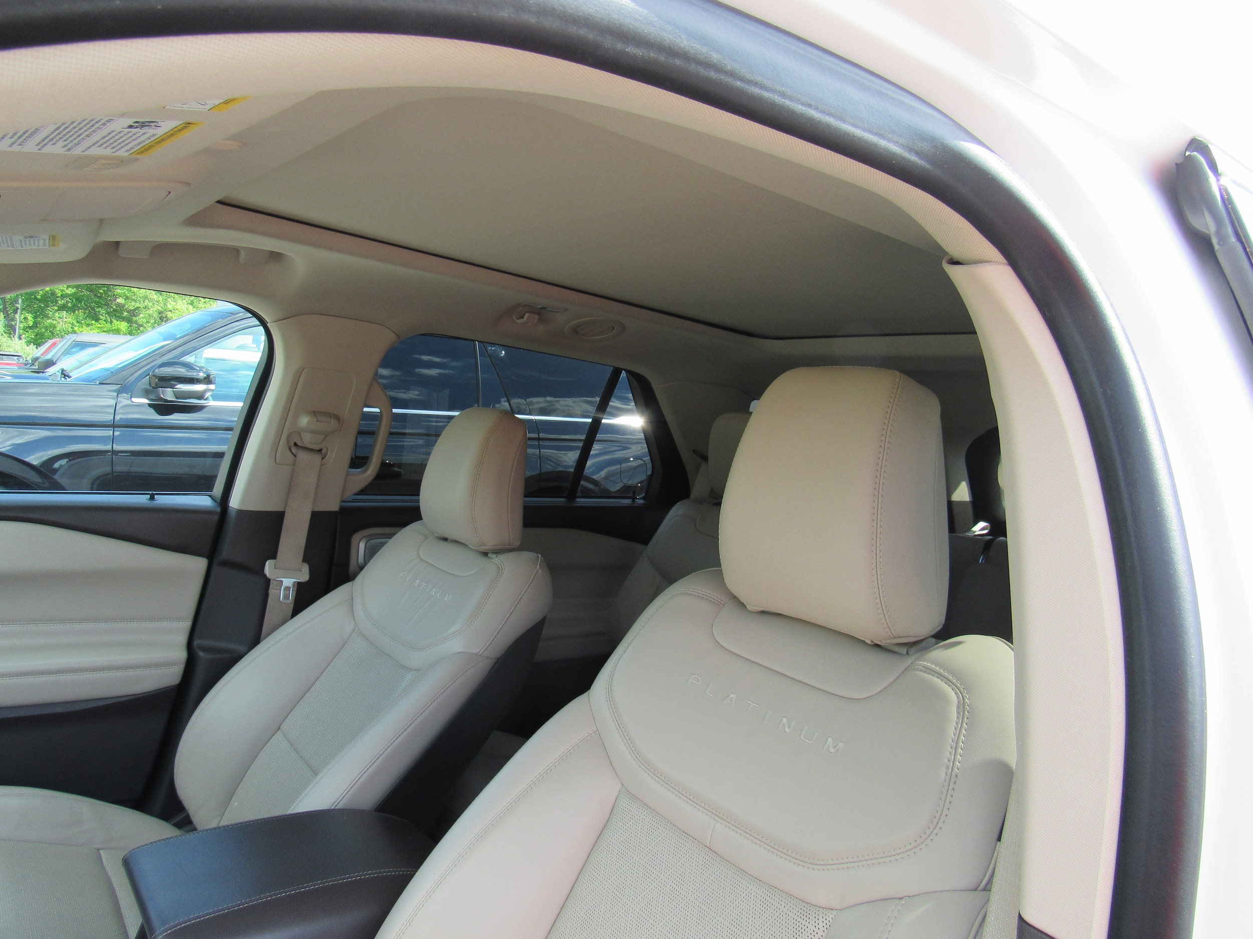 2020 Ford Explorer Platinum - Photo 12