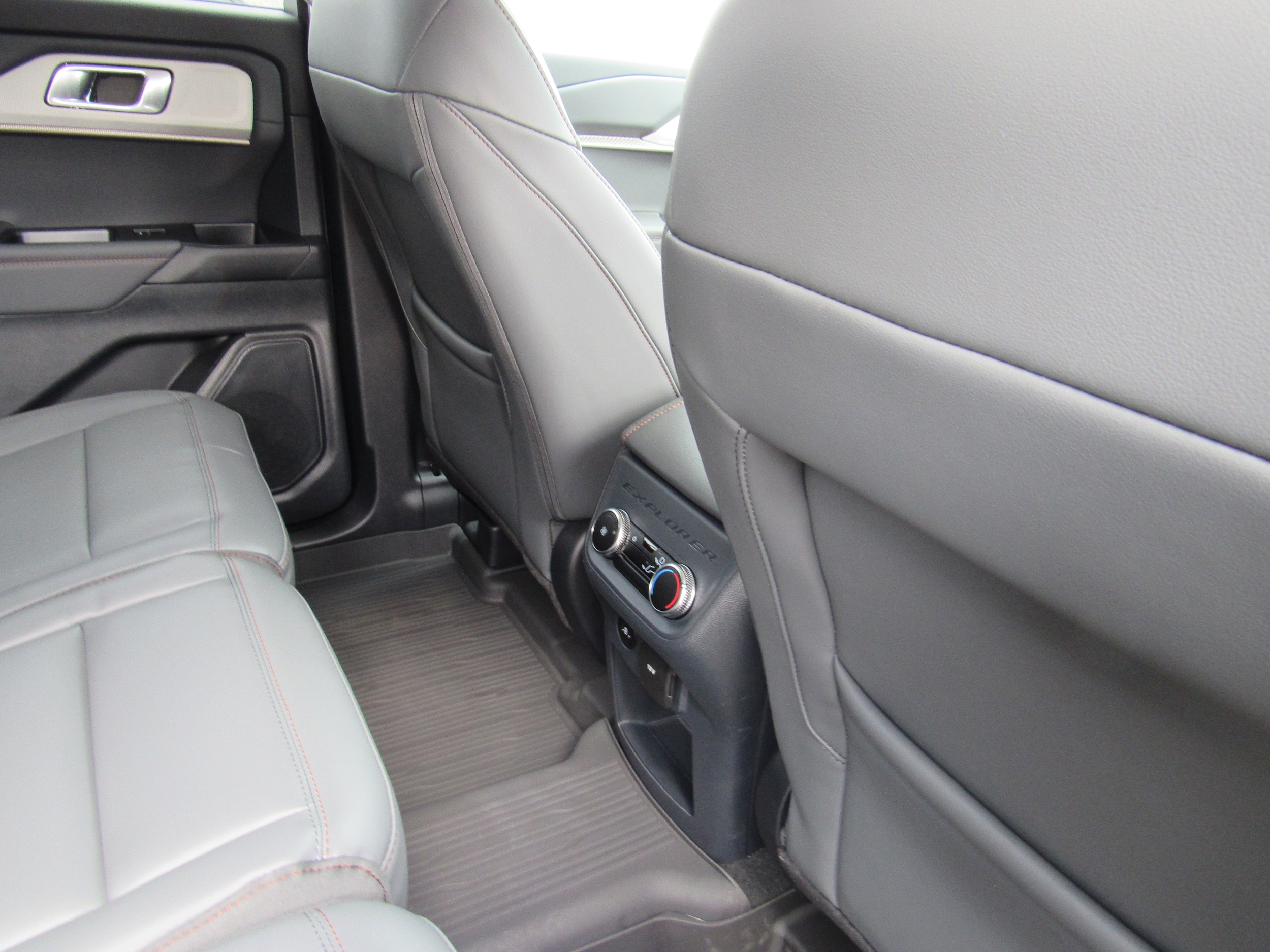 2026 Ford Explorer Active - Photo 34