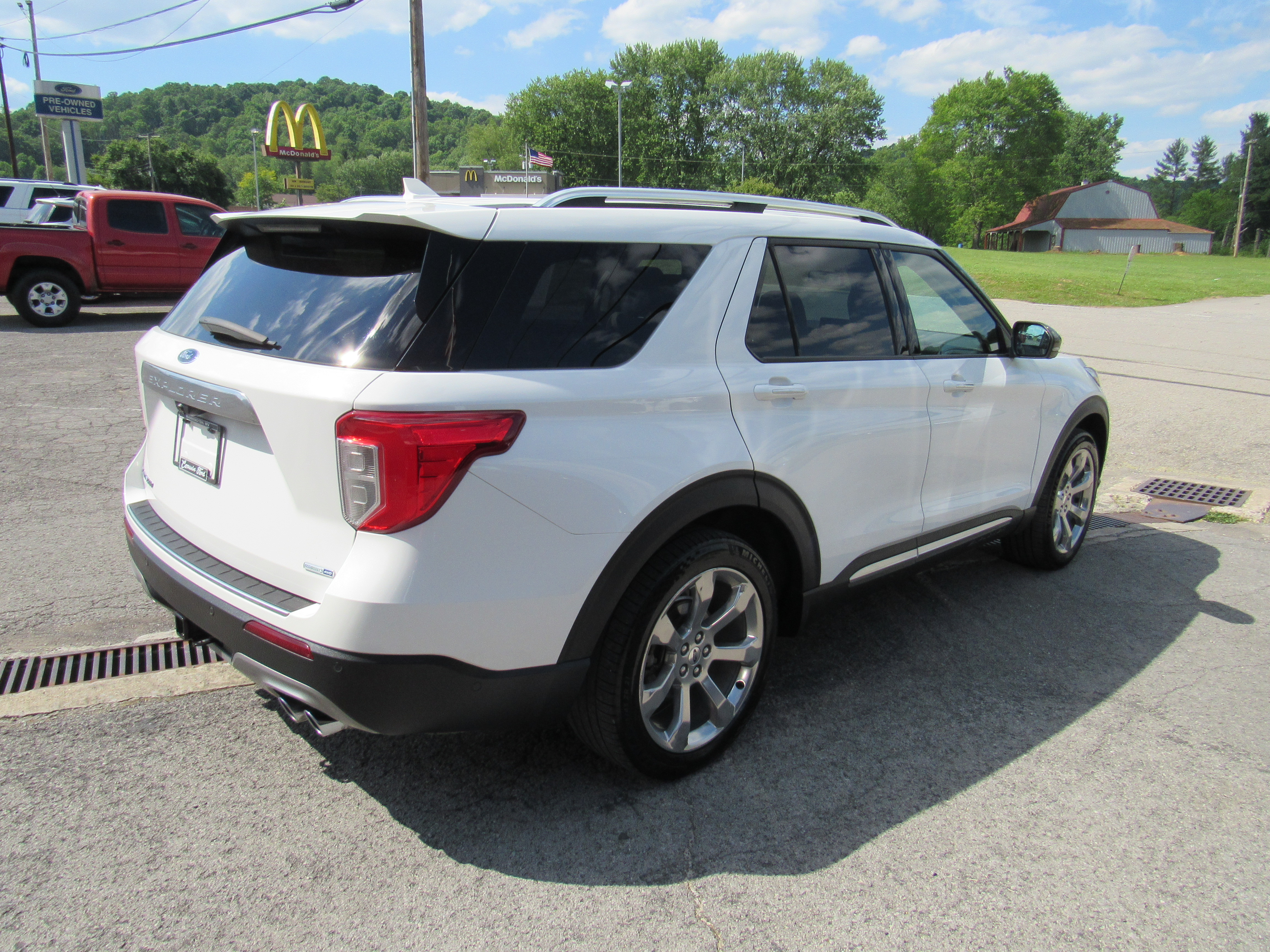 2020 Ford Explorer Platinum - Photo 6