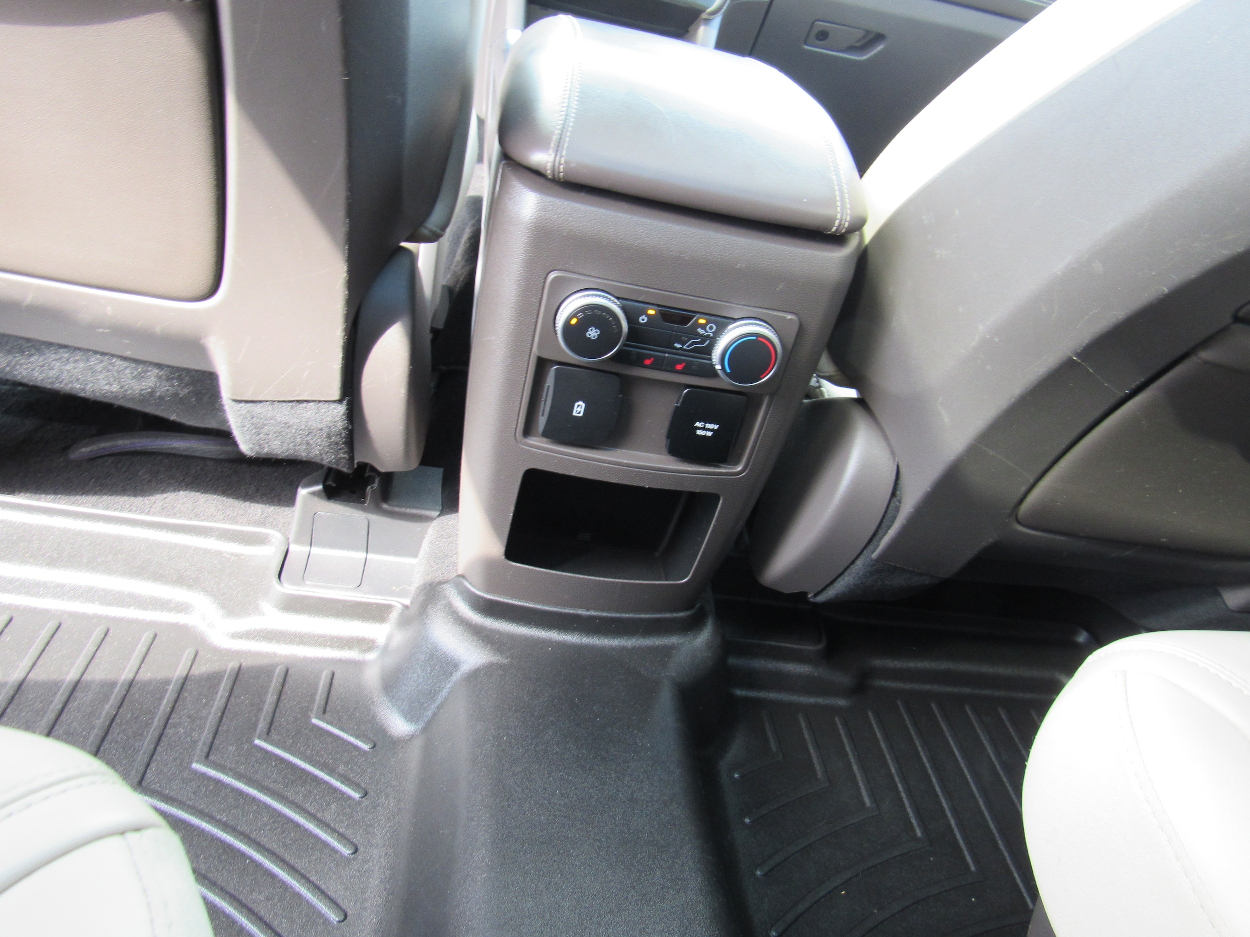 2020 Ford Explorer Platinum - Photo 30